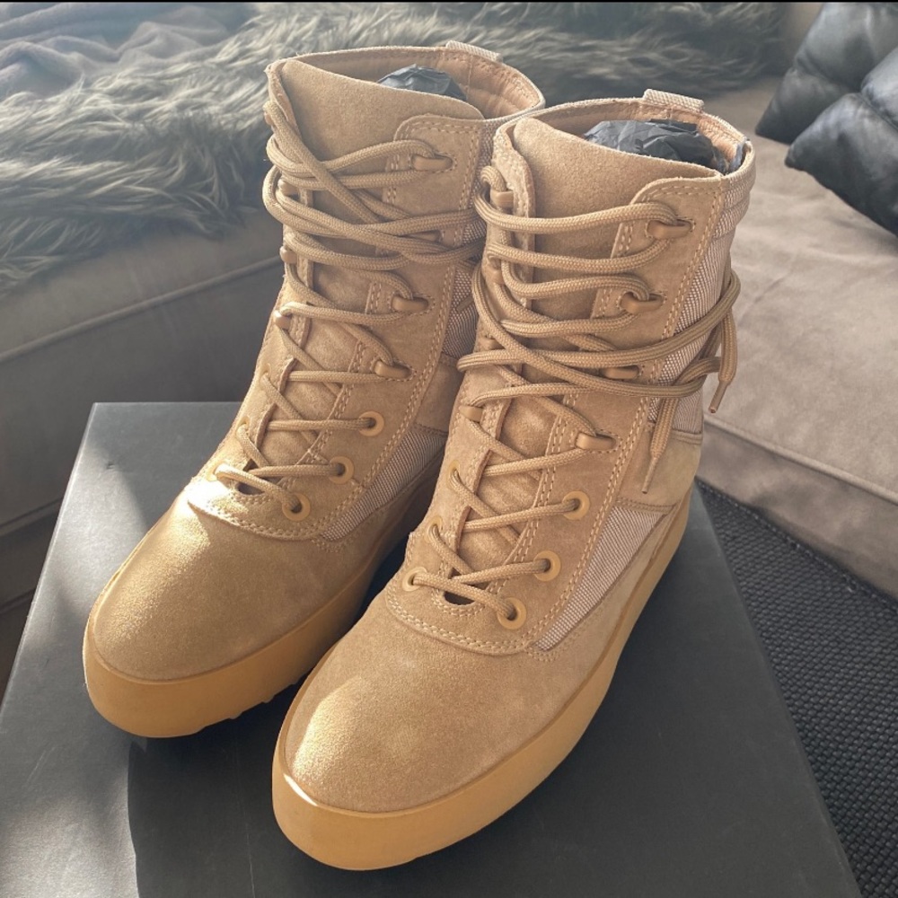 YEEZY BOOTS